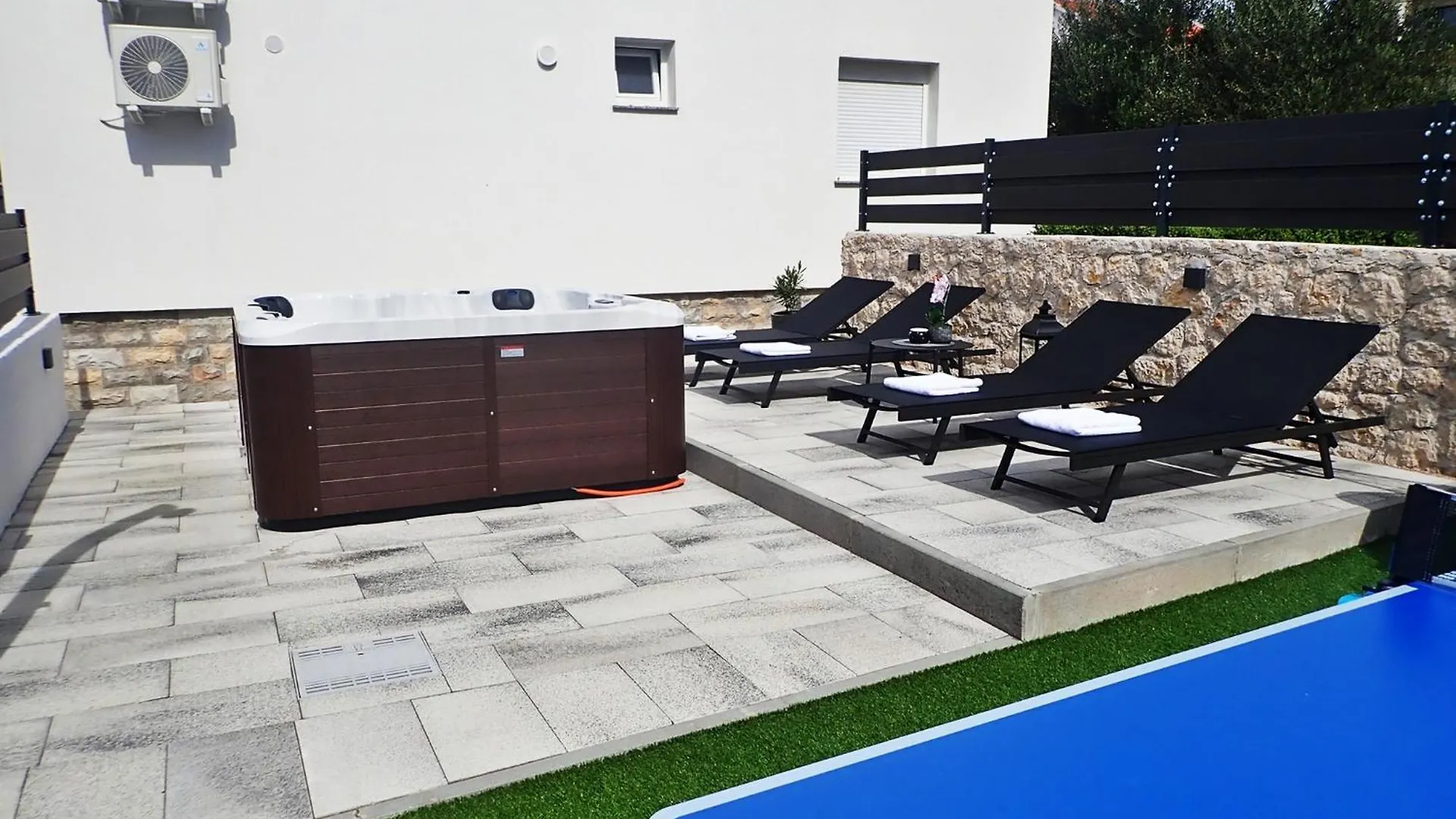 Apartment Apartman Ana - Experience Beach And Mountain Holiday Maslenica