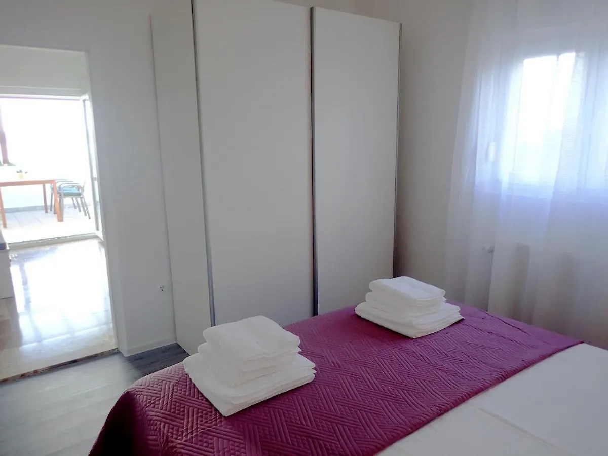 Apartment Apartman Ana - Experience Beach And Mountain Holiday Maslenica Croatia