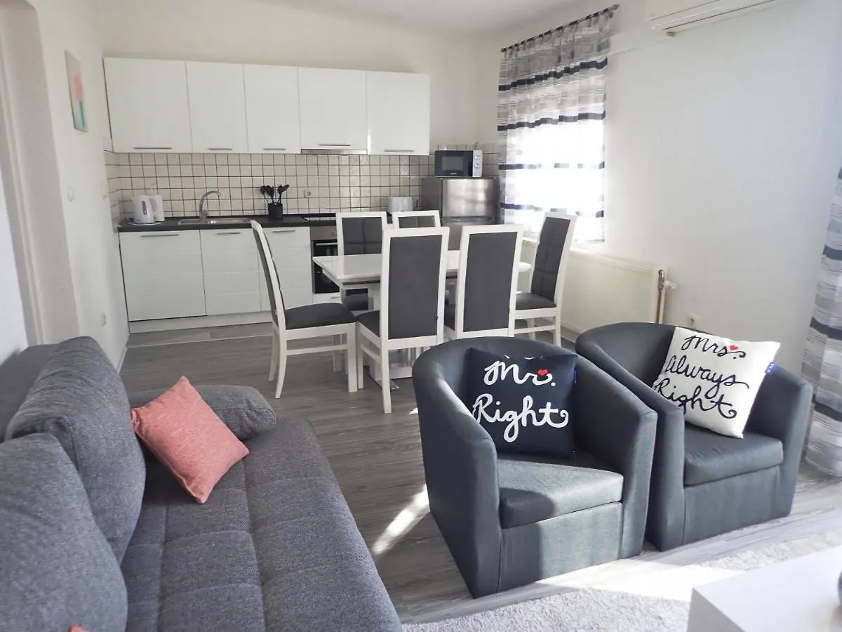 Apartman Ana - Experience Beach And Mountain Holiday Maslenica