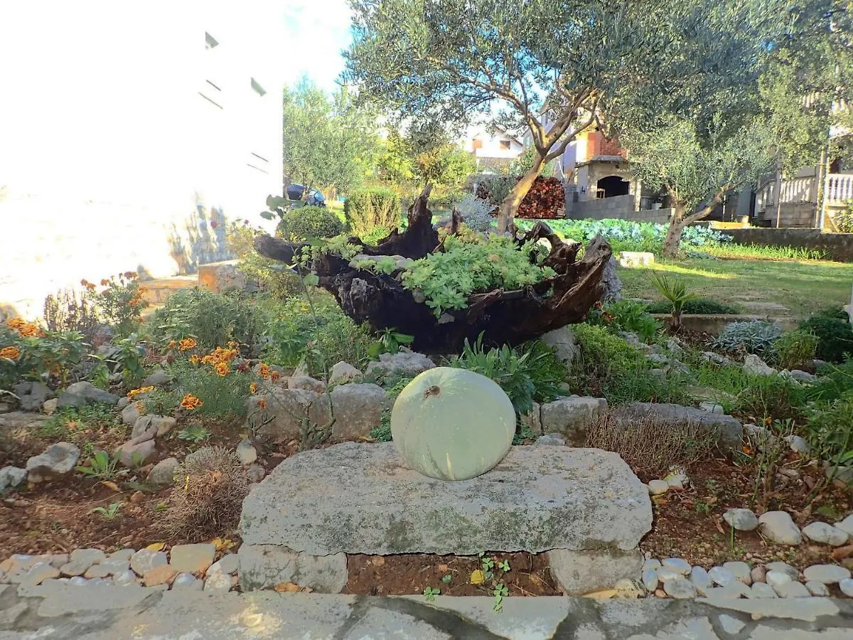 Apartment Apartman Ana - Experience Beach And Mountain Holiday Maslenica
