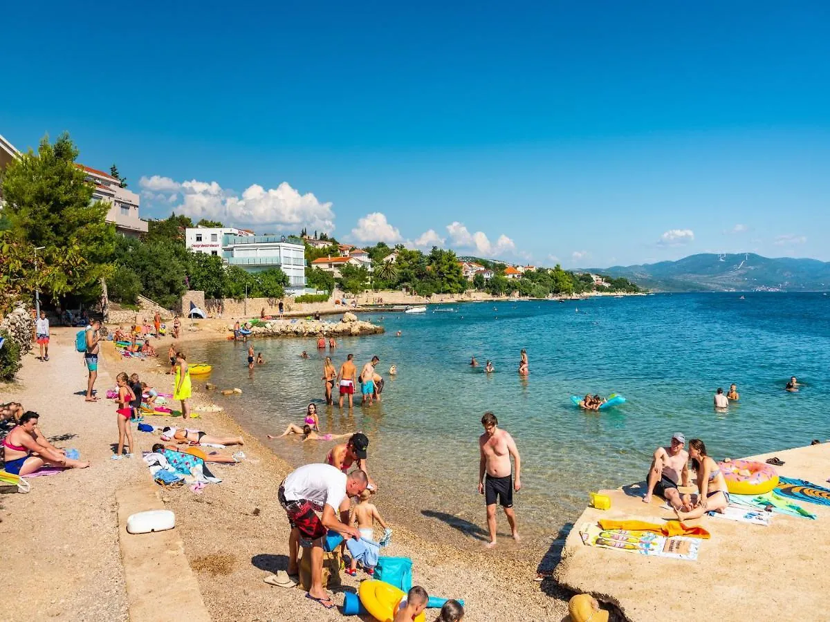 Apartment Apartman Ana - Experience Beach And Mountain Holiday Maslenica